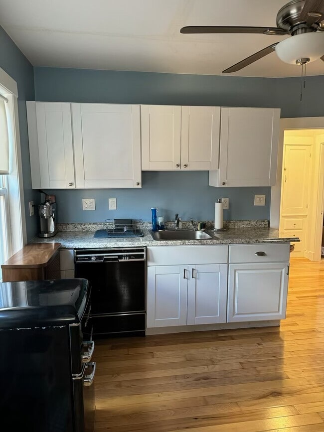 Photo - 695 Adams St Unidad 695 Adams St  1