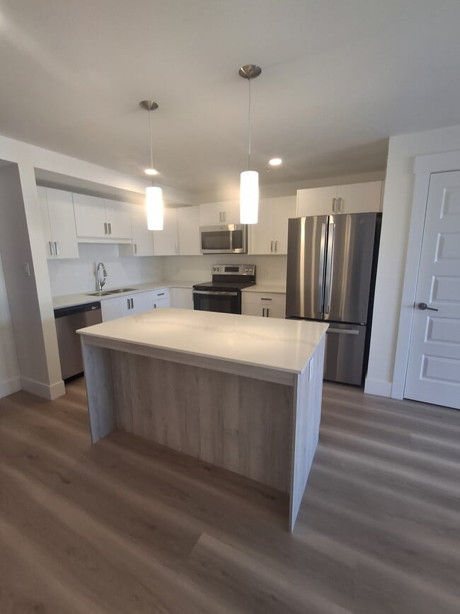 Building Photo - 805 Wetmore Rd Unit 100