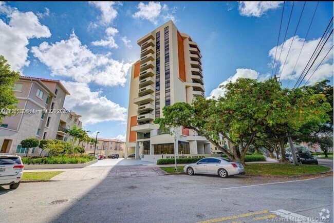 Building Photo - 911 E Ponce De Leon Blvd Unit 403 Rental