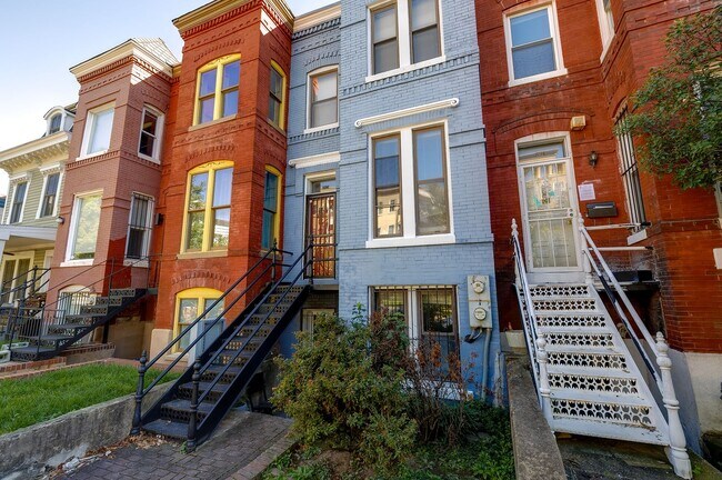 Photo - 2025 11th St NW Unit B