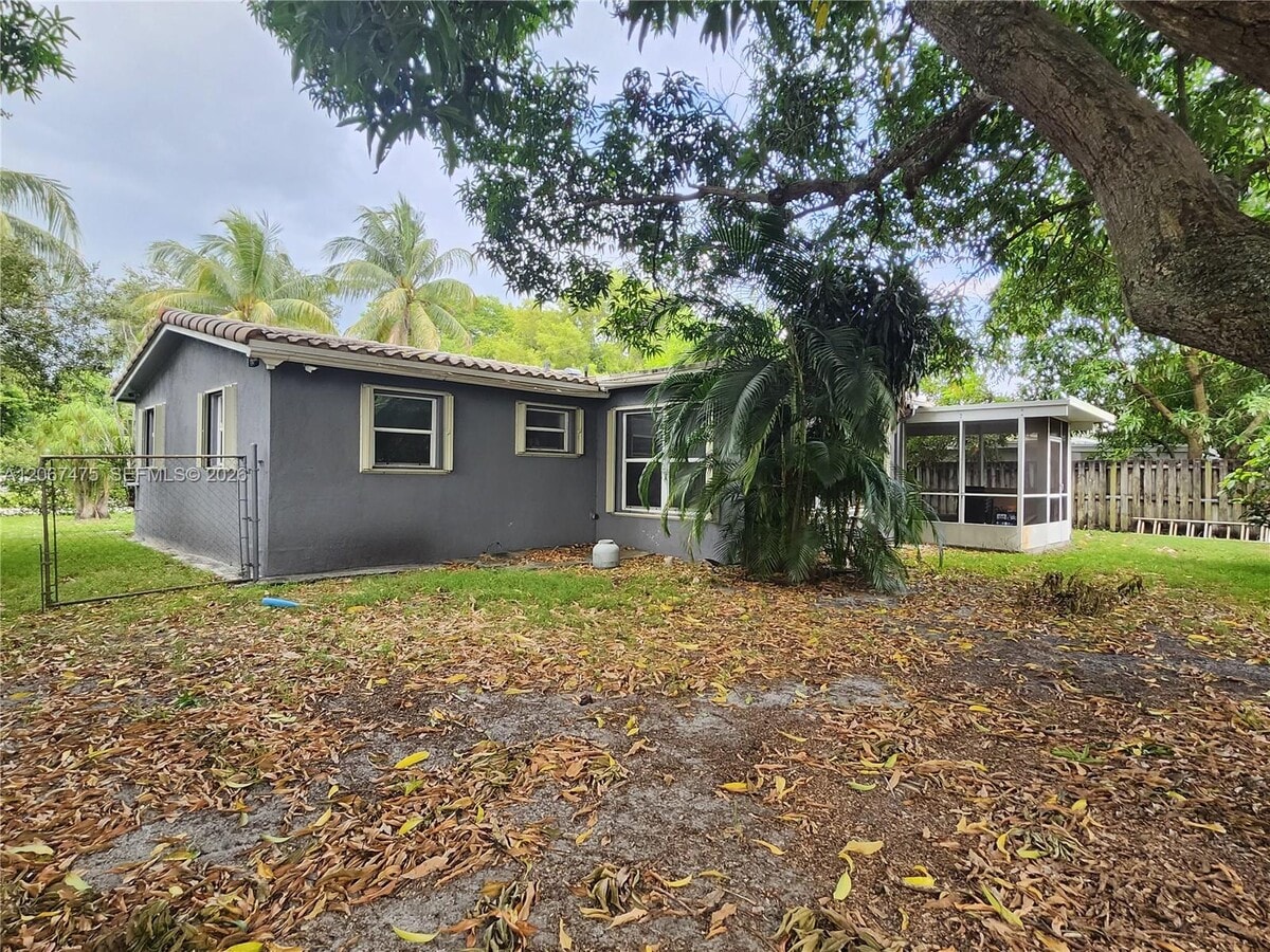 Photo - 6570 Thomas St