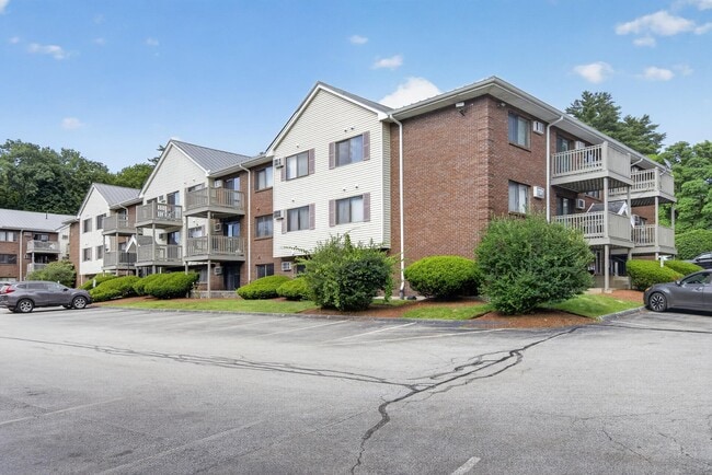 Building Photo - 35 Andrew St Unit 30