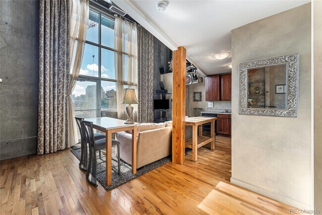 Photo - Beautiful One Bedroom Loft in Golden Triangle.