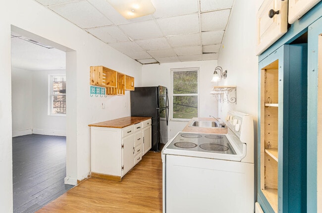Building Photo - 213 Mulberry St Unit 2