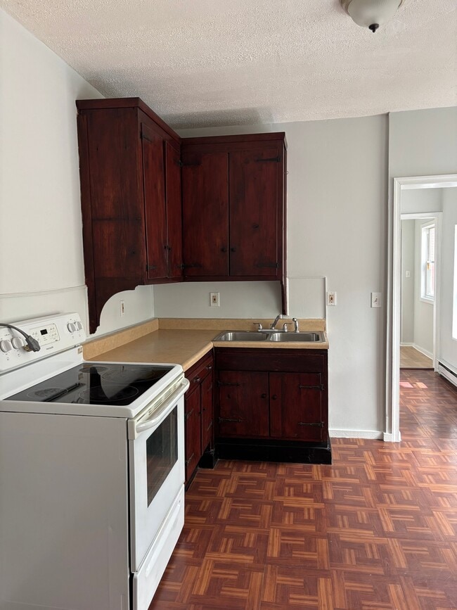 Photo - 905 1/2 W Allen St Unit 1st Floor