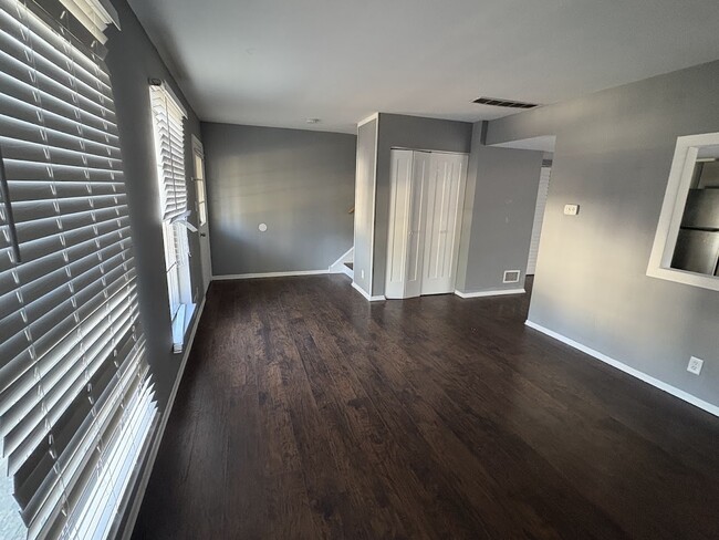 Photo - 4W S Fernwood Dr