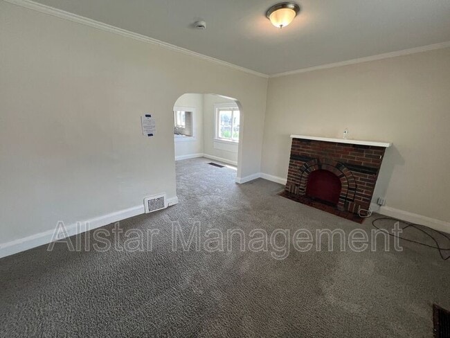 Photo - 3361 W 84th St Unidad Down