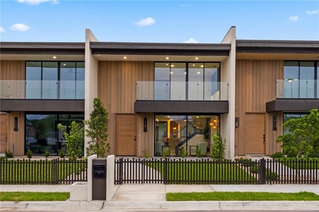 1408 S 7th Ave