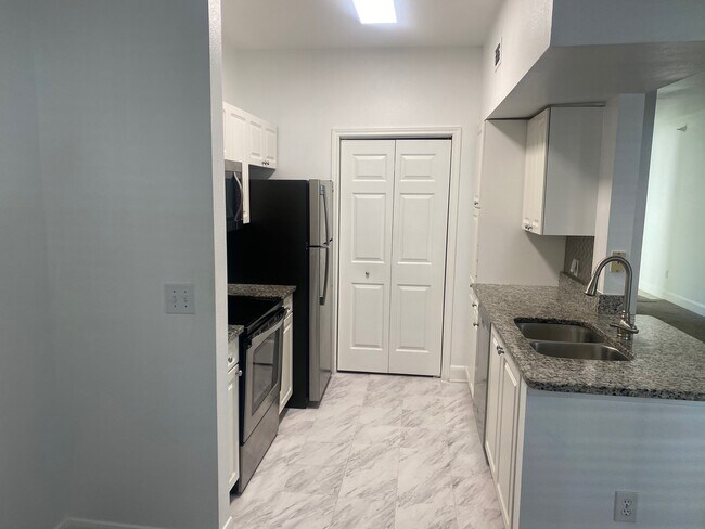 Photo - 11614 Tomahawk Creek Pky Unit D