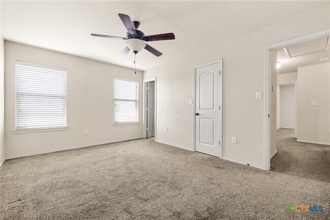 570 Creekside Cir