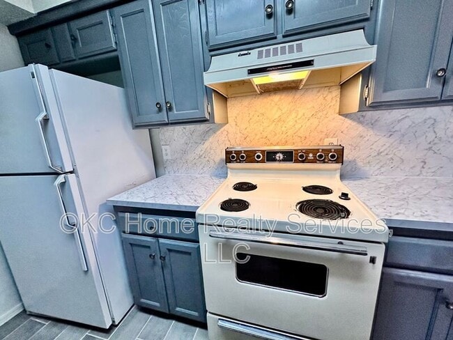 Photo - 8712 Rayburn Ave