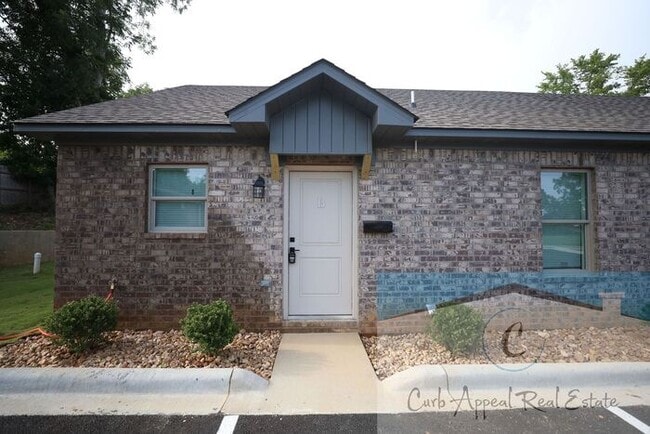 Building Photo - Brand new construction 2 bed 1 bath apartment - includes utlities, washer and dryer!!