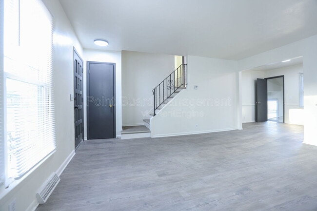 Photo - 5207 N 60th St