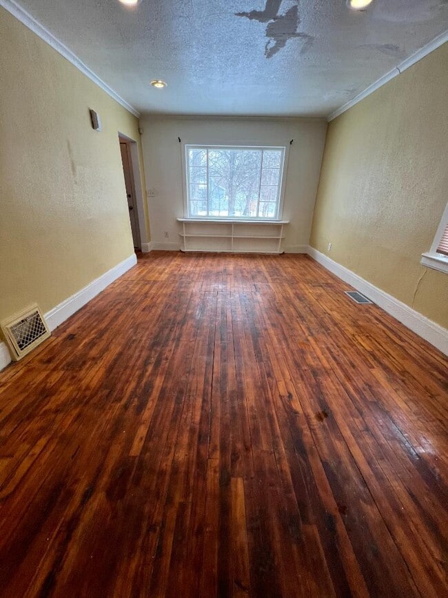 Photo - 1723 Maine St