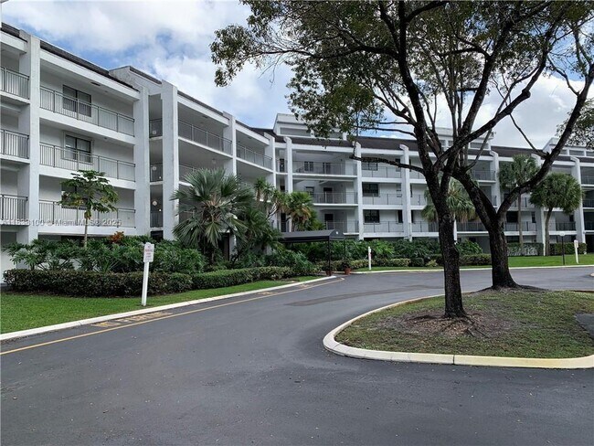 Photo - 16171 Blatt Blvd Unit 413
