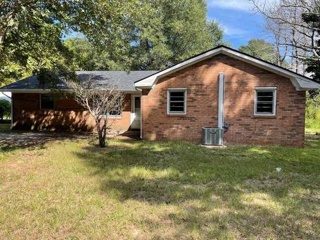 Photo - 4 BED, 2 BATH LOCATED IN BISCOE!