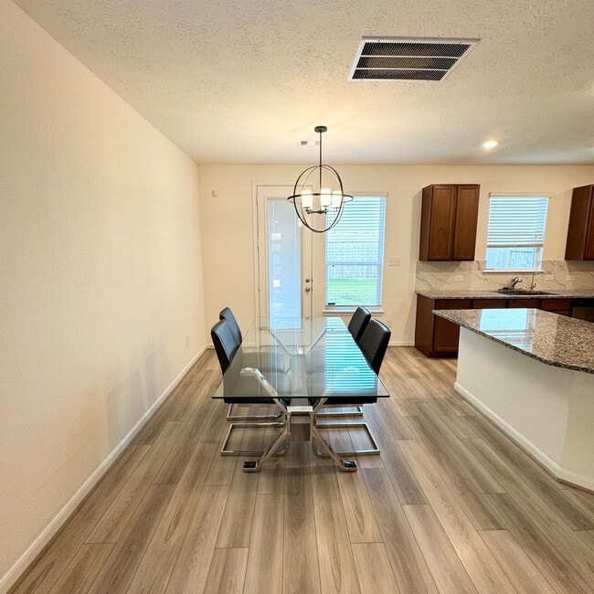 Photo - 5626 Smokey Bear Ln