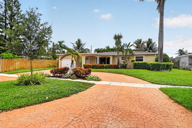 2250 NE 4th Ct