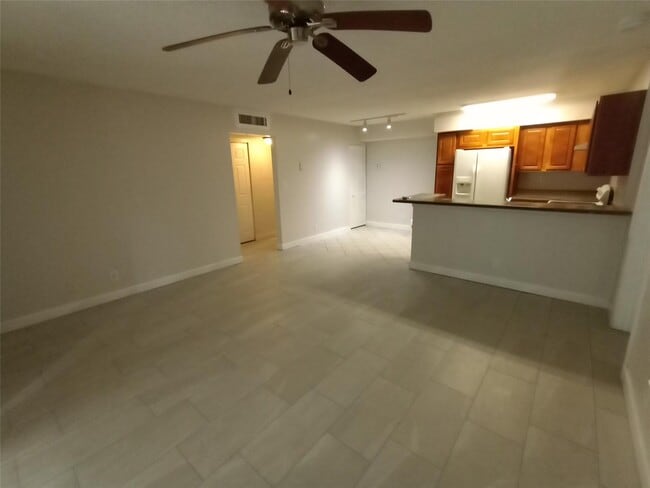 Photo - 751 Lyons Rd