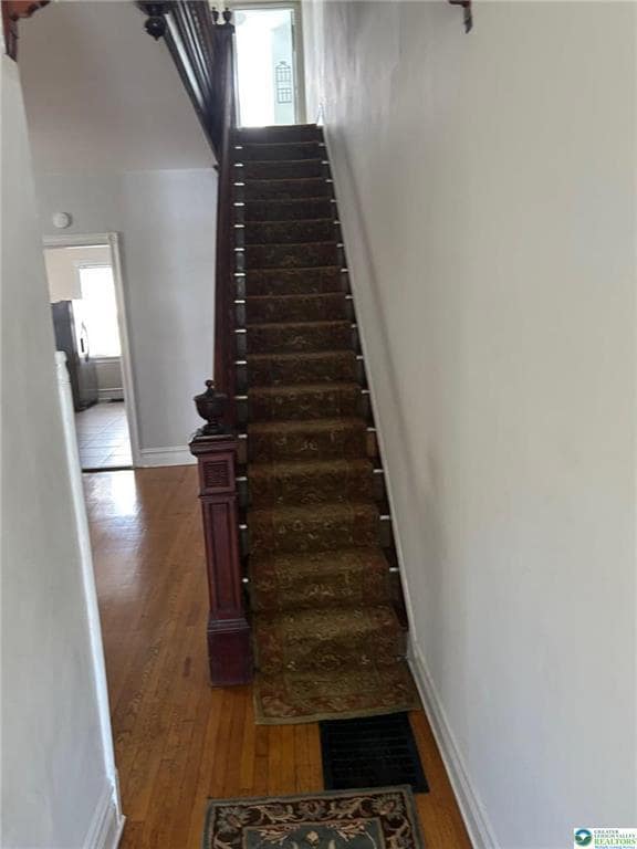 Photo - 621 Center St