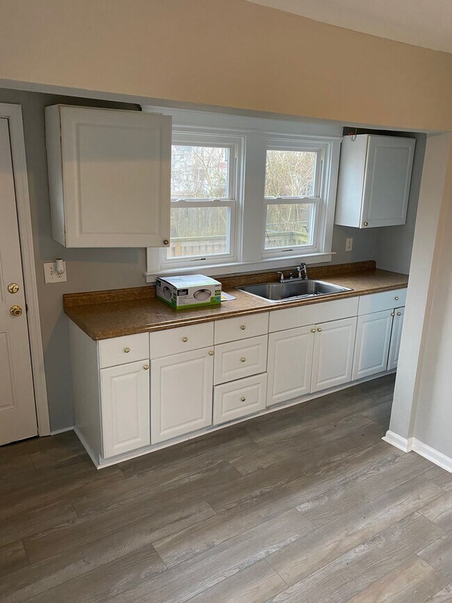 3 Bedroom, 1 bathroom house in Pleasantvil... Rental For Rent in