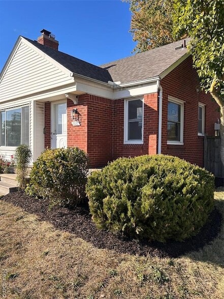 Photo - 15161 Sprenger Ave