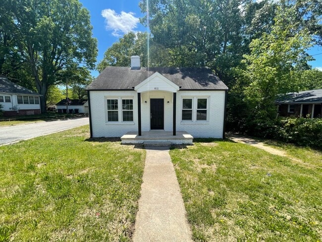 Photo - Cute 3 Bed 1 Bath Home Near UNCG!!