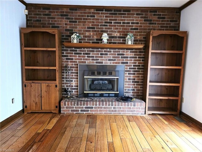 Photo - 1085 Brown Rd