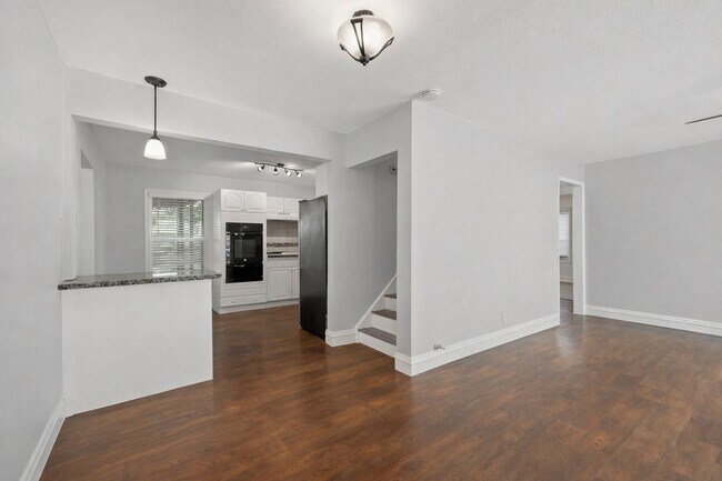 Photo - 3823 Florinda St