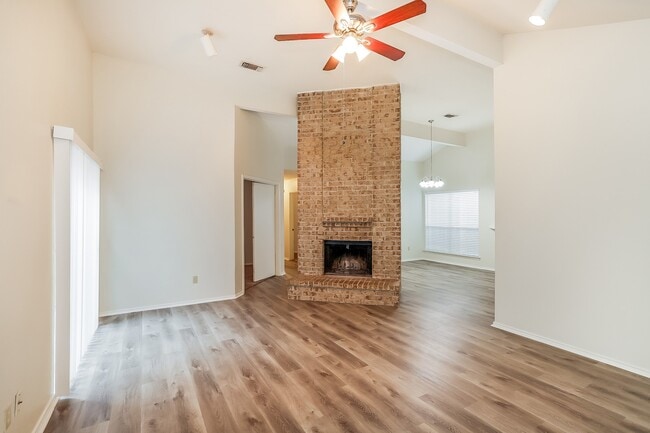 Photo - 1525 Miller Ave
