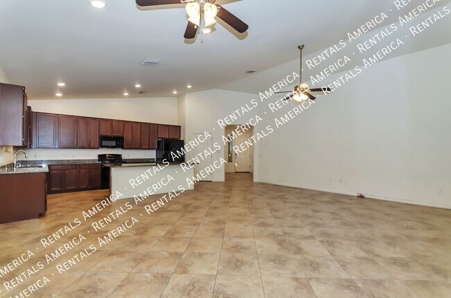 8298 E Magee Hill Loop