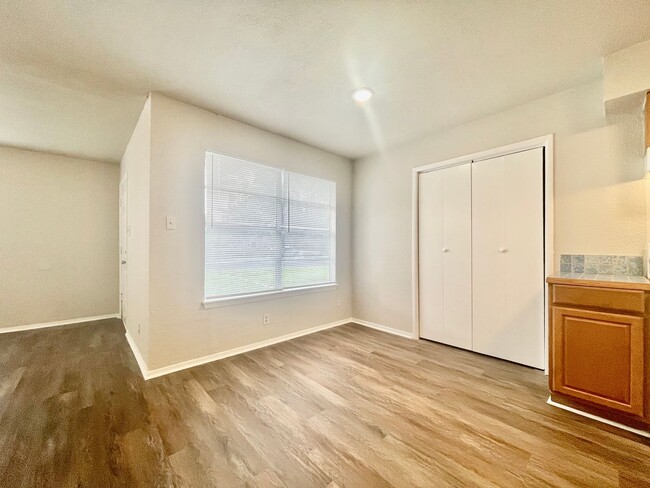Photo - 101/103 Lockhart St. Unit 101