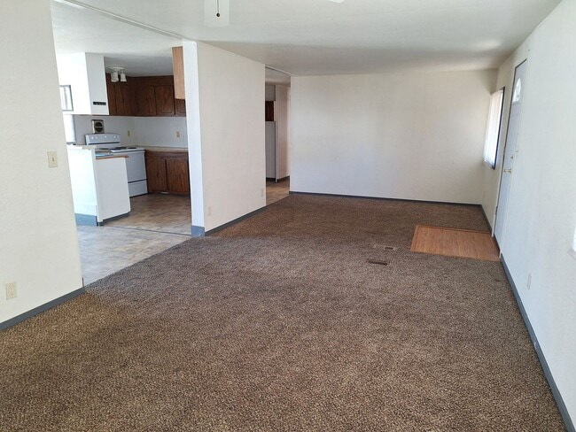 Photo - 2903 NE Riverside Ave