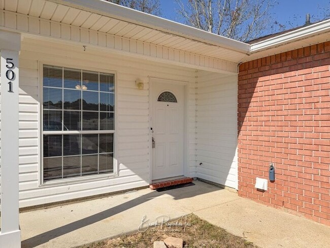 Photo - 501 Ashwood Ln