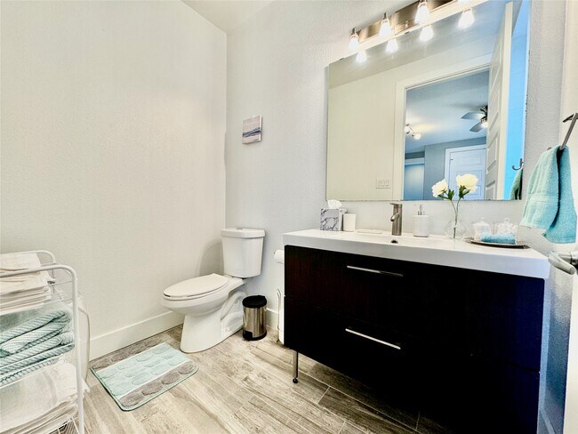 Photo - 1914 Blodgett St Unit C