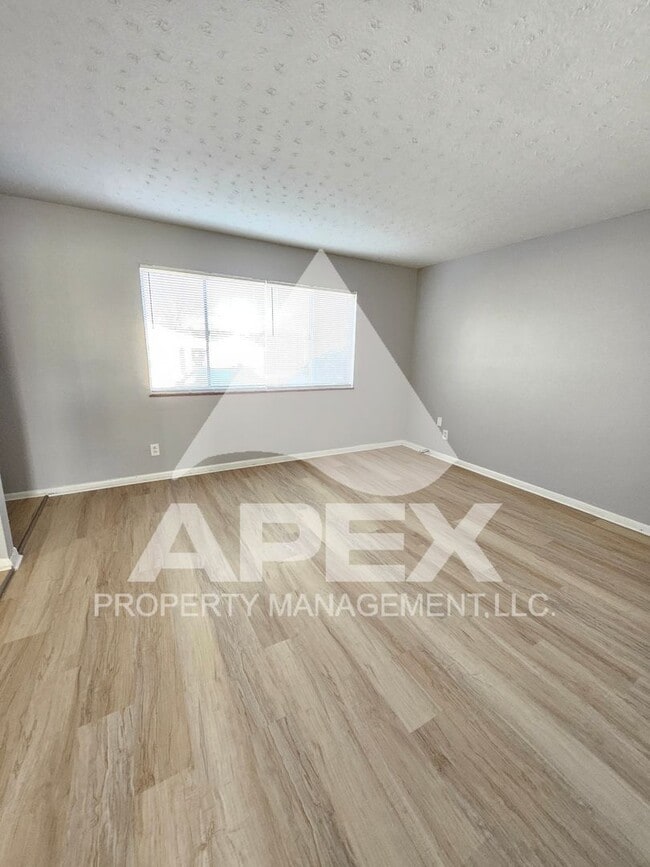 Photo - MOVE-IN SPECIAL, $1 RENT!! - Springdale Apartments - Spacious 1 Bd - 1Ba Apartment in North Knox! Unidad #1