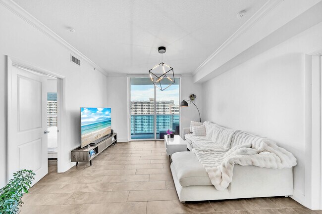 Photo - 1945 S Ocean Dr Unidad 1803