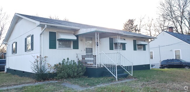Building Photo - 3301 W Florida St Rental