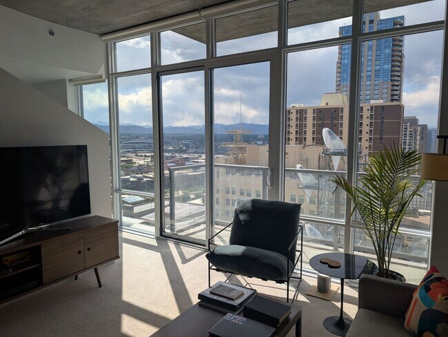 Photo - Luxury 1 Bedroom + Den - Breathtaking Mountain Views Unit #2606