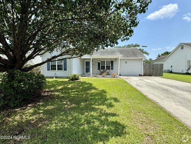 Building Photo - Charming 3-Bedroom Home in Wilmington - Fu...