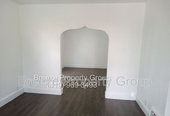 Photo - 422 Dexter St