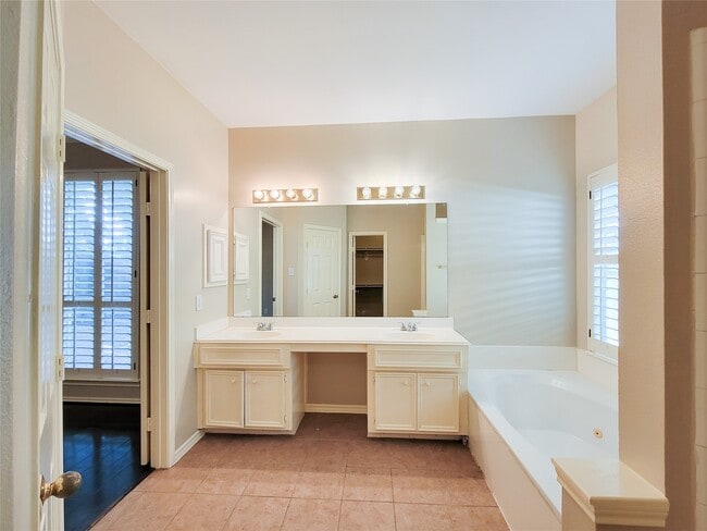 Photo - 4106 Creek Ridge Ln