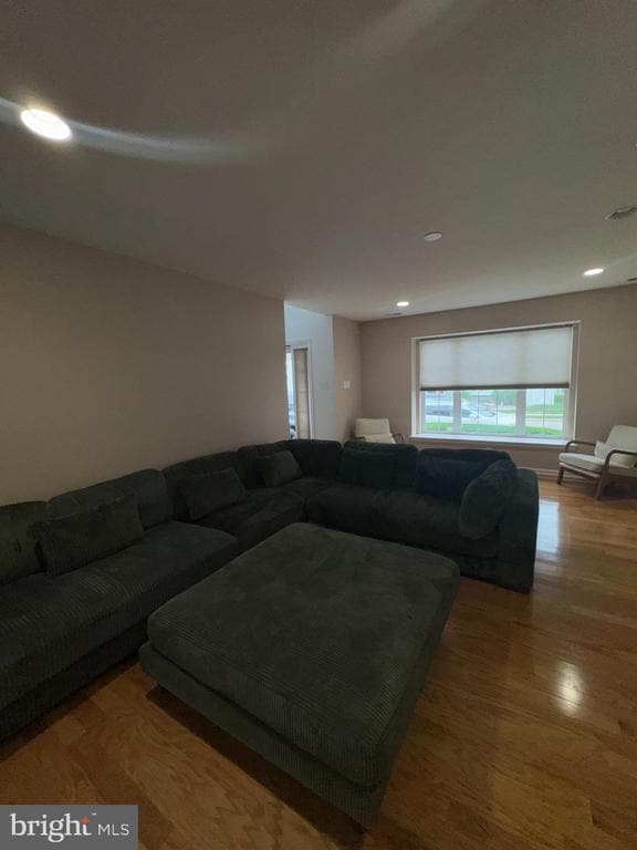 Photo - 807 N Victoria Ave