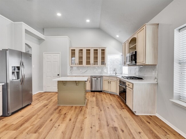 Building Photo - 30018 Bashaw Dr