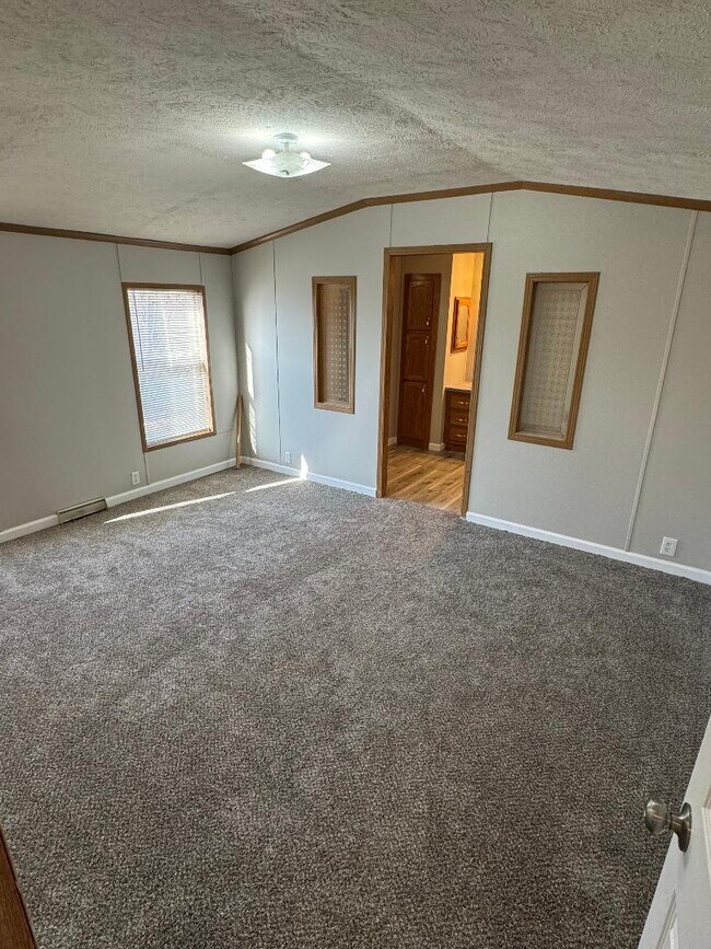 Photo - 1272 Kathy Ave