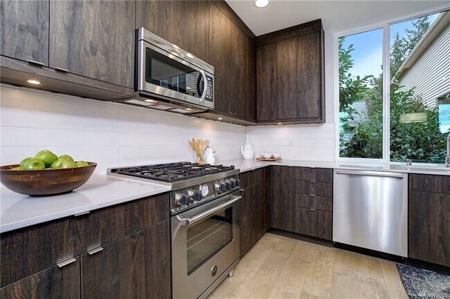 Photo - 4226 Midvale Ave N