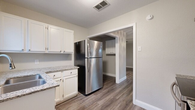 Photo - PRICE IMPROVEMENT NOW ONLY $995!!!