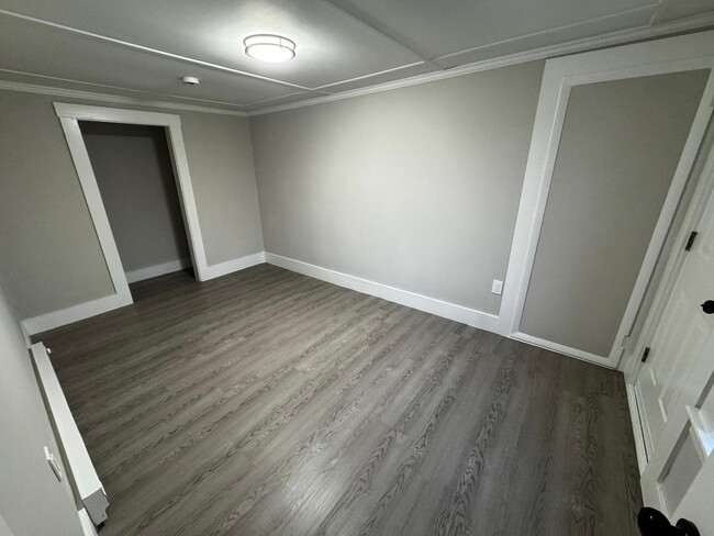 Building Photo - 36 Glenwood Ct Unit C Rental
