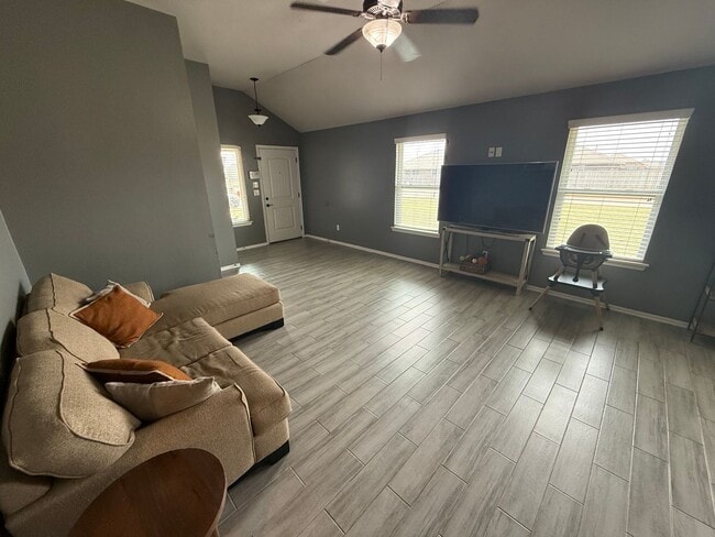 Photo - Immaculate 3 bed 2 bath in Mustang Schools, ready for move in on or before July 1st!
