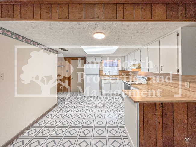 Photo - 711 W Daughtery Rd